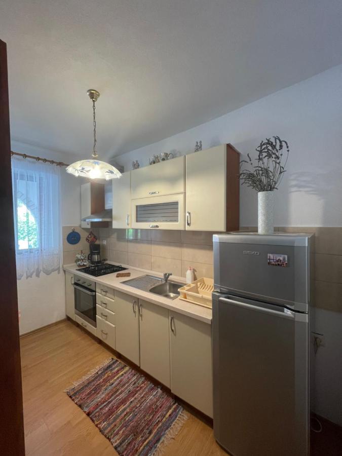 Apartment Benky Pican Bagian luar foto